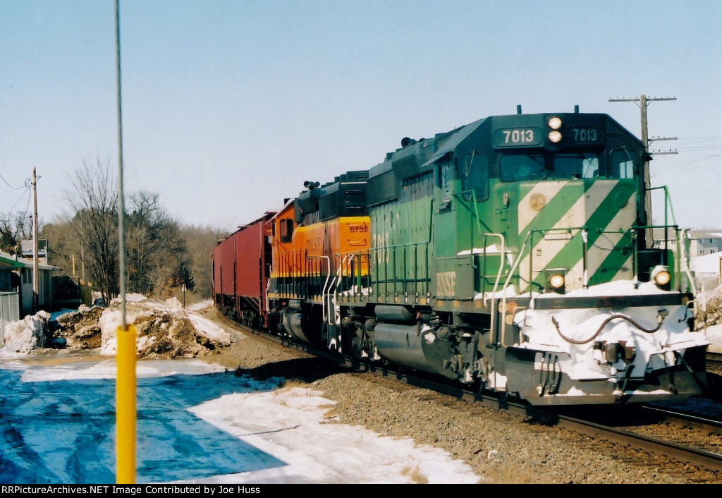 BNSF 7013 East